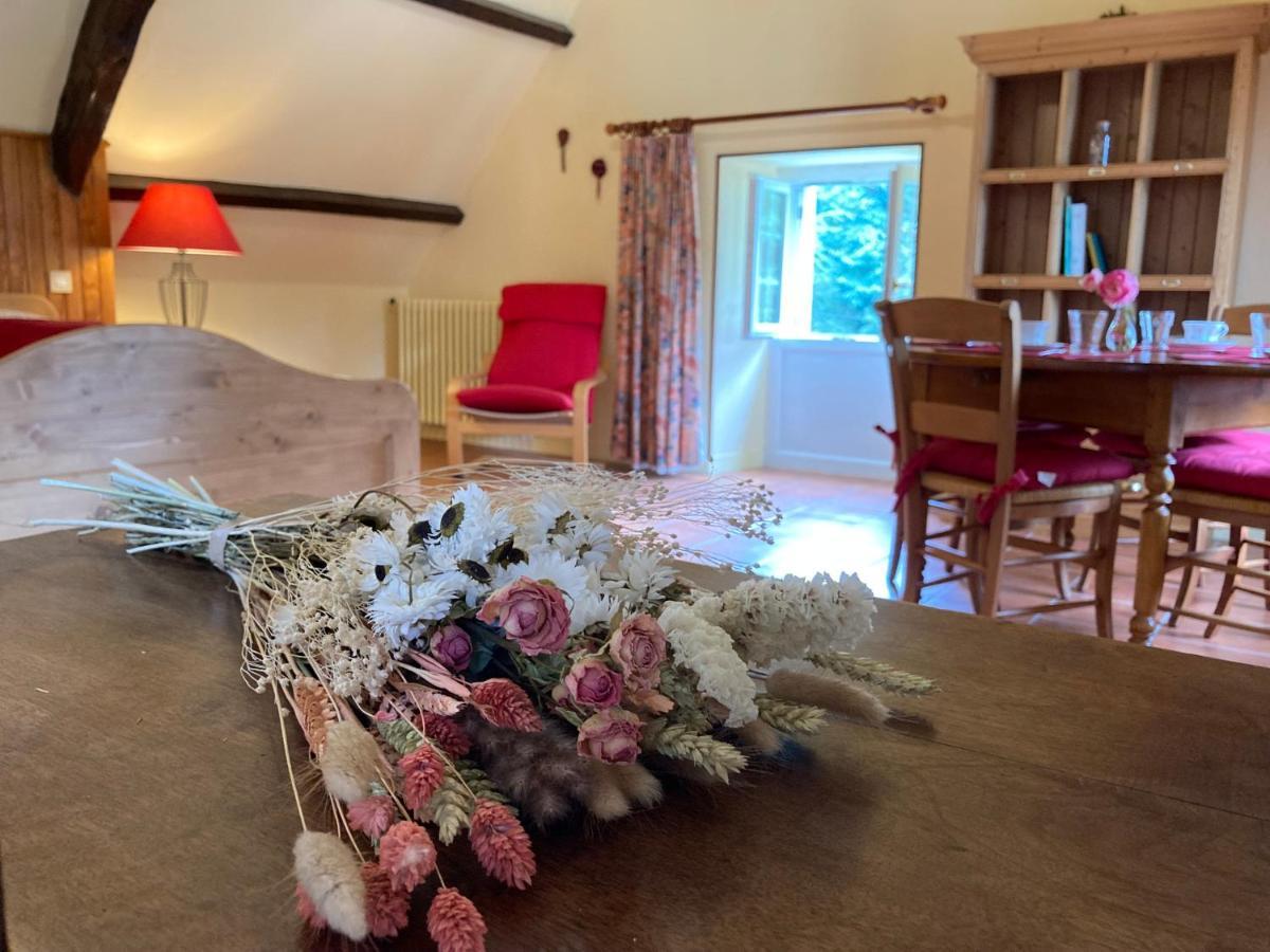 Manoir De Saint-Fiacre Bed & Breakfast Malansac Bagian luar foto