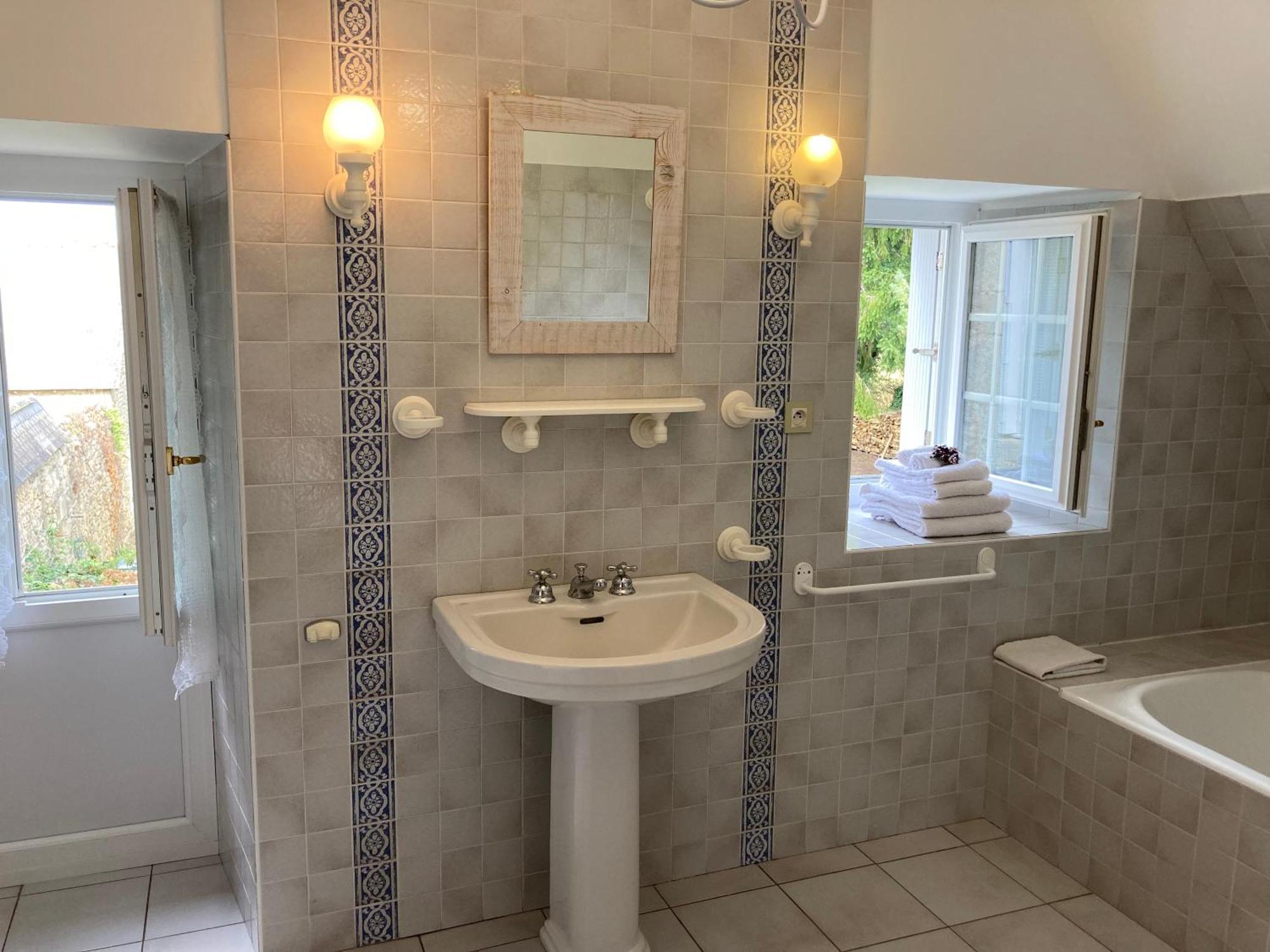 Manoir De Saint-Fiacre Bed & Breakfast Malansac Bagian luar foto